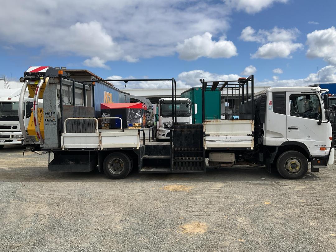 Photo '3' of UD Trucks MK11250 Traffic Management