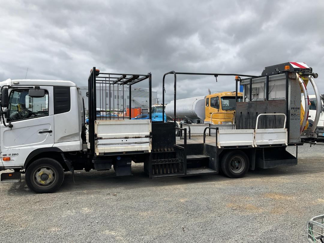 Photo '7' of UD Trucks MK11250 Traffic Management