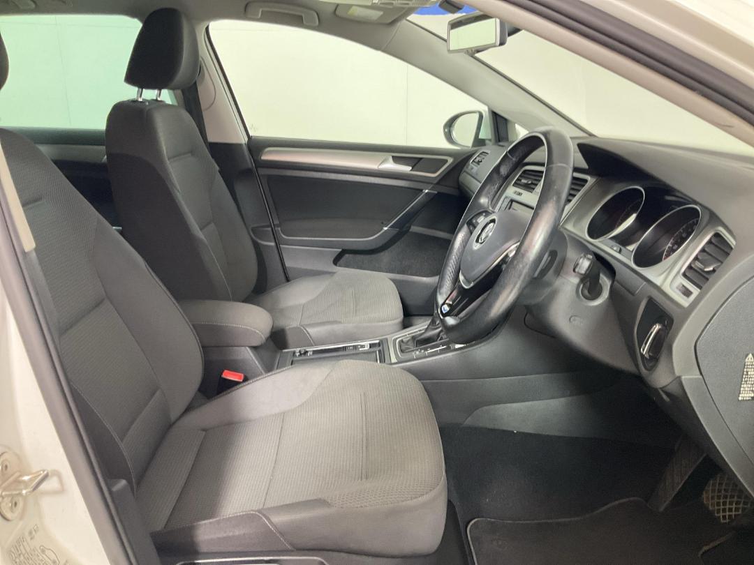 Photo '16' of Volkswagen Golf Photo '16' of Volkswagen Golf