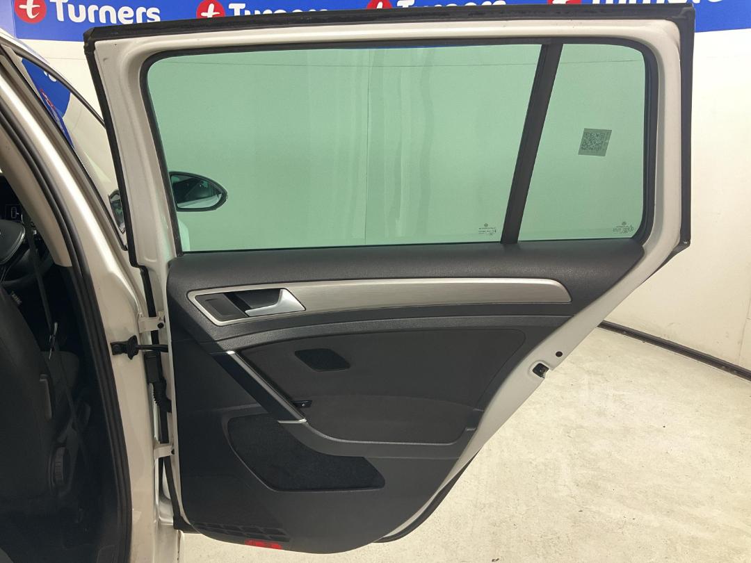 Photo '19' of Volkswagen Golf Photo '19' of Volkswagen Golf