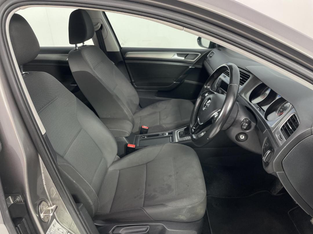 Photo '16' of Volkswagen Golf Photo '16' of Volkswagen Golf