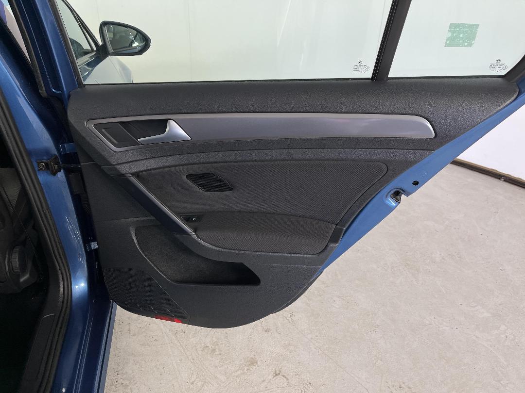 Photo '19' of Volkswagen Golf Photo '19' of Volkswagen Golf