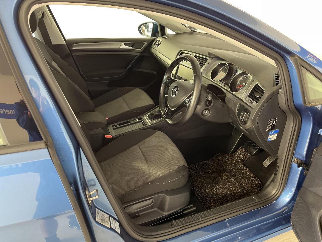 Photo '16' of Volkswagen Golf Photo '16' of Volkswagen Golf