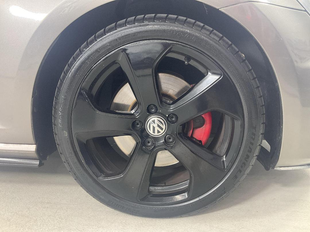 Photo '9' of Volkswagen Golf Photo '9' of Volkswagen Golf