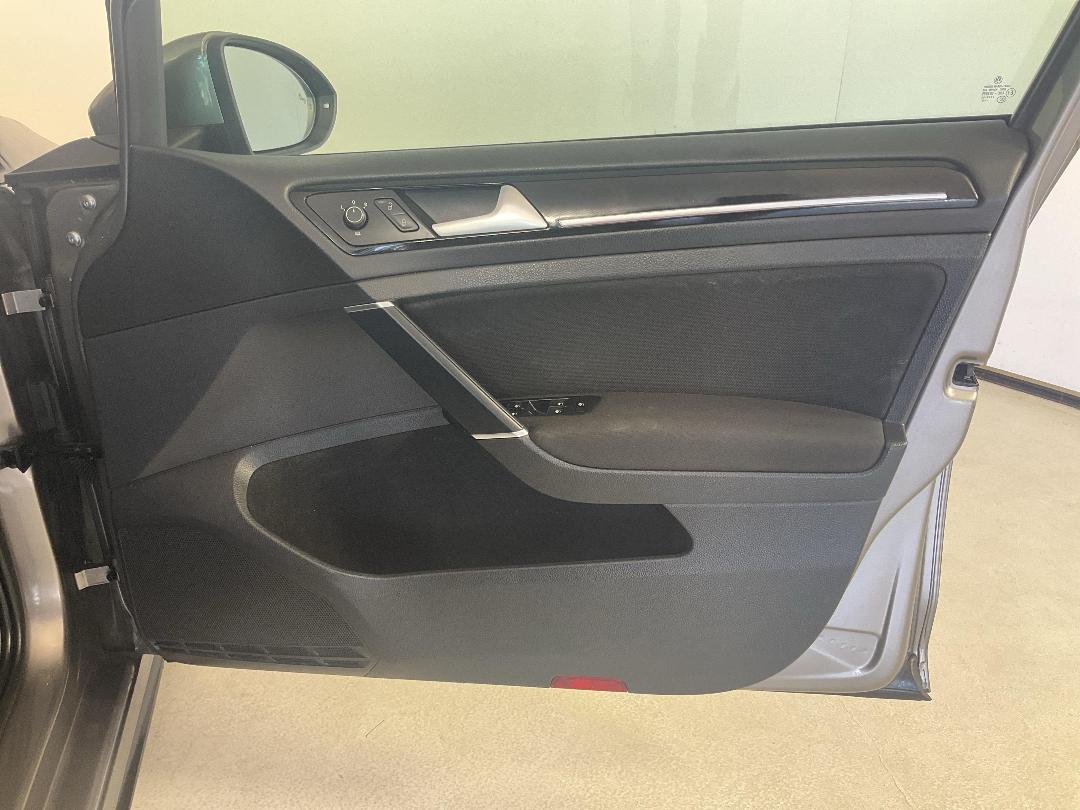 Photo '15' of Volkswagen Golf Photo '15' of Volkswagen Golf