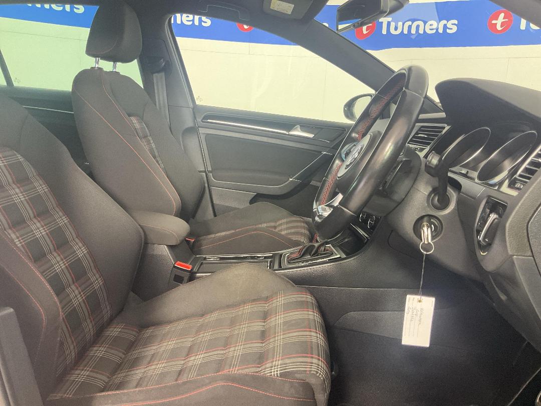 Photo '16' of Volkswagen Golf Photo '16' of Volkswagen Golf