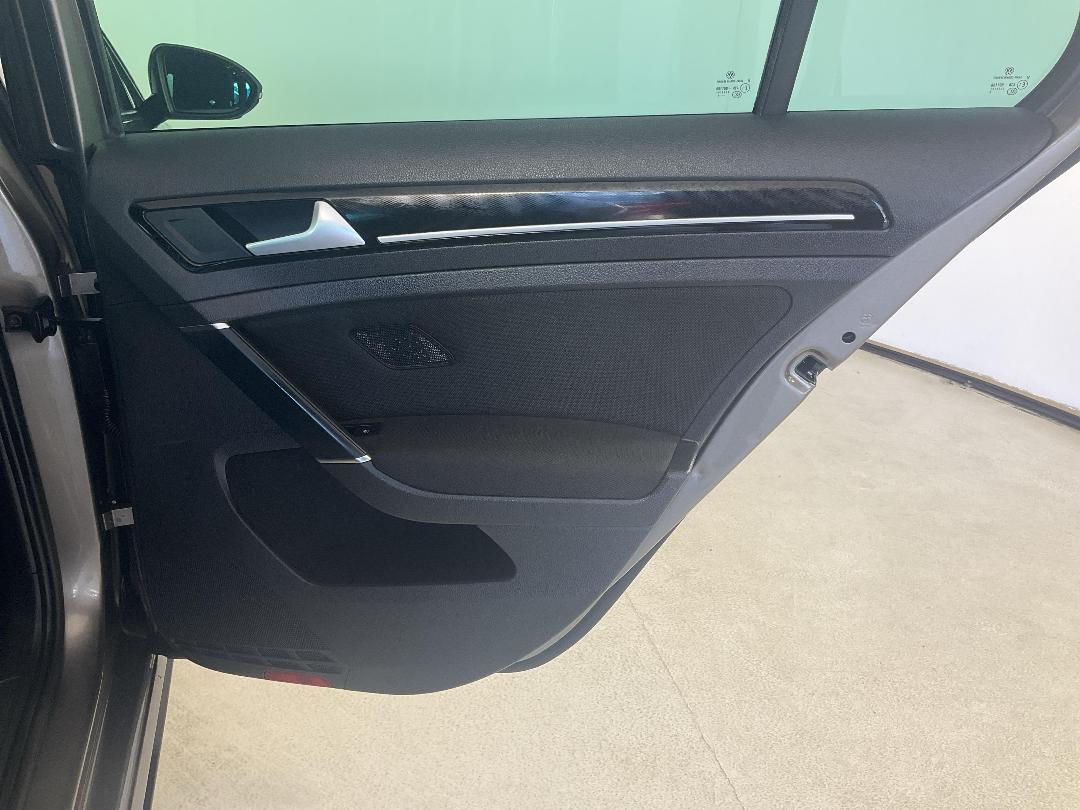 Photo '19' of Volkswagen Golf Photo '19' of Volkswagen Golf