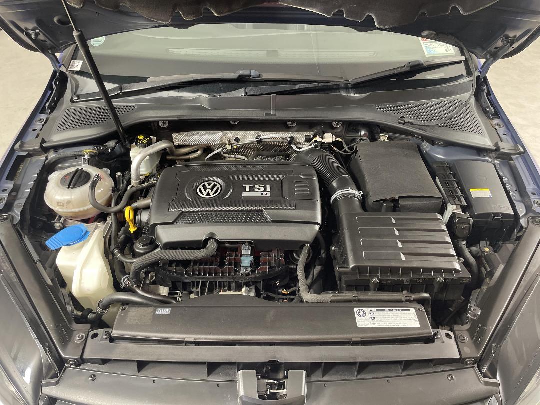 Photo '13' of Volkswagen Golf