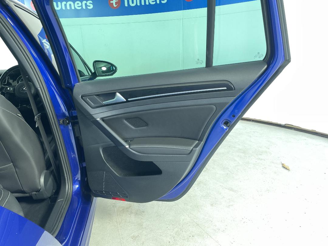 Photo '19' of Volkswagen Golf