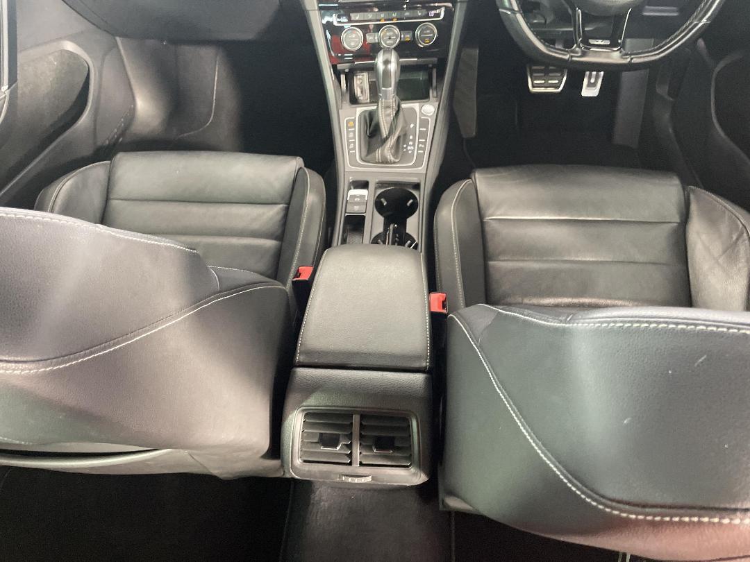 Photo '18' of Volkswagen Golf