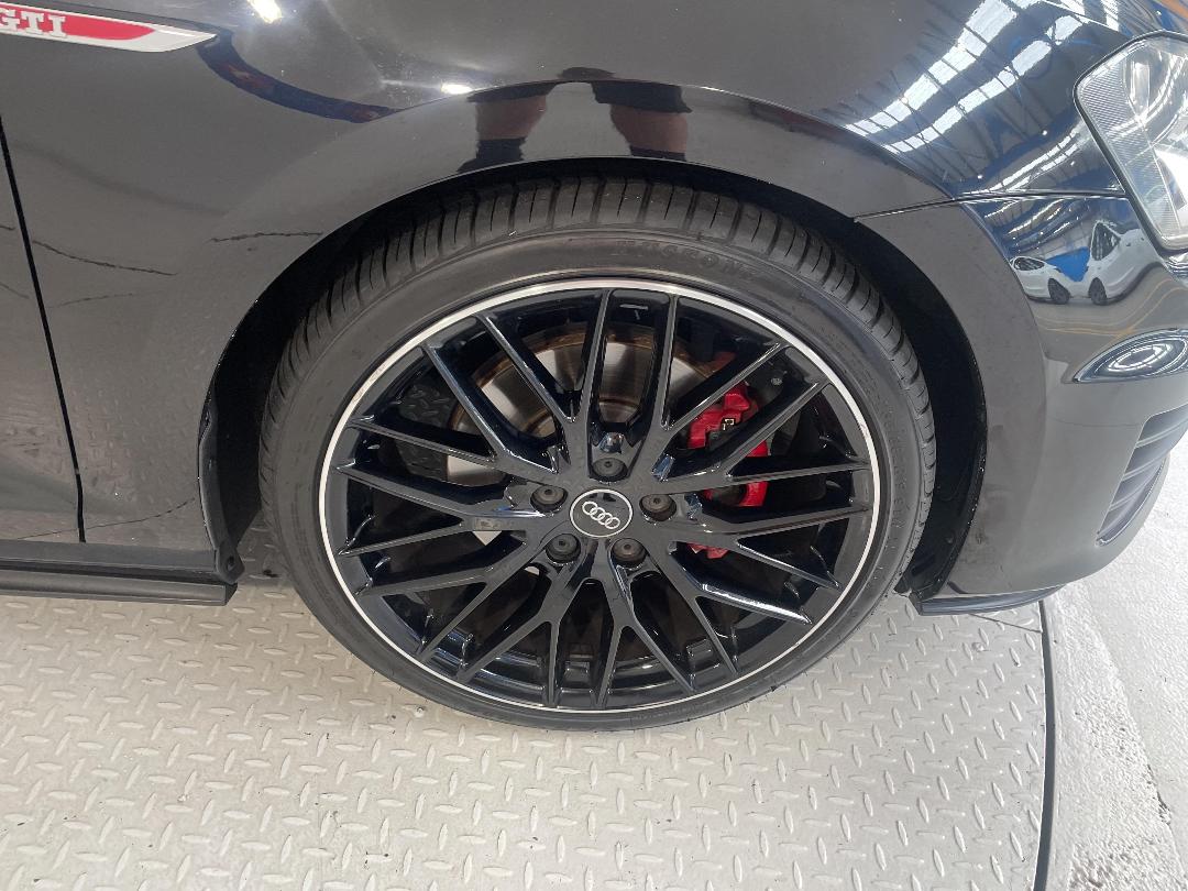 Photo '9' of Volkswagen Golf