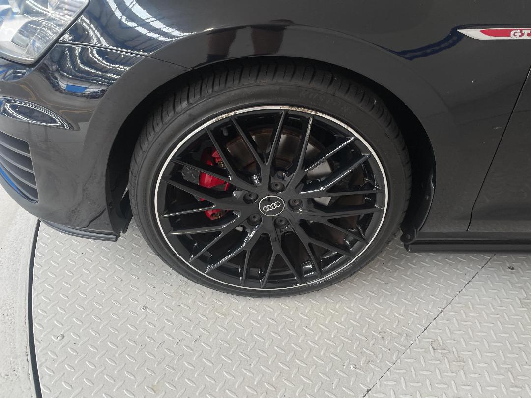 Photo '10' of Volkswagen Golf