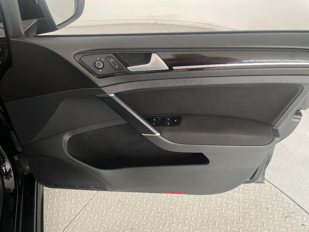 Photo '15' of Volkswagen Golf