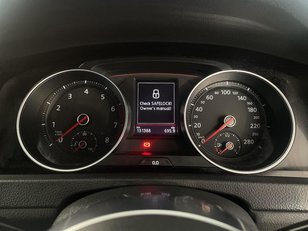 Photo '21' of Volkswagen Golf