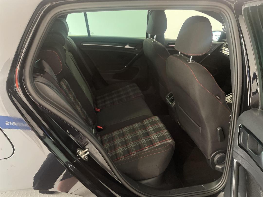 Photo '20' of Volkswagen Golf