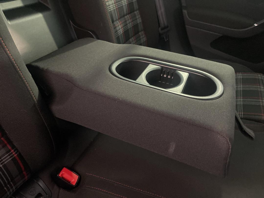 Photo '23' of Volkswagen Golf