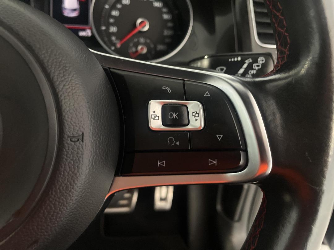 Photo '26' of Volkswagen Golf