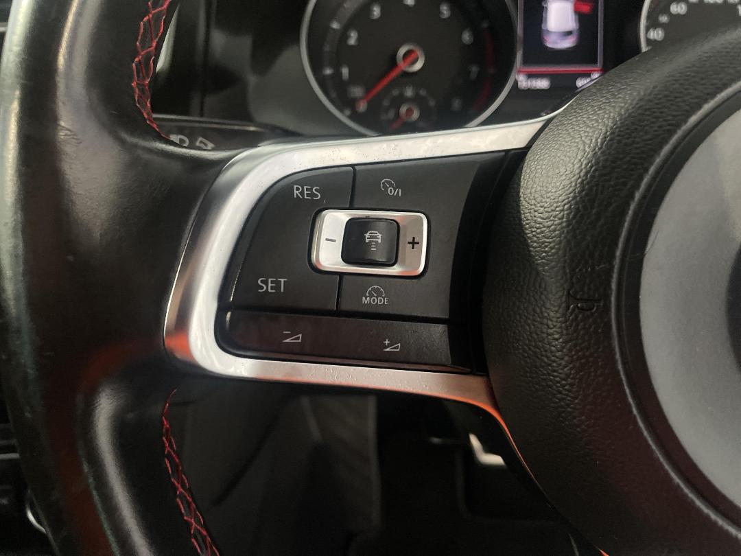 Photo '27' of Volkswagen Golf