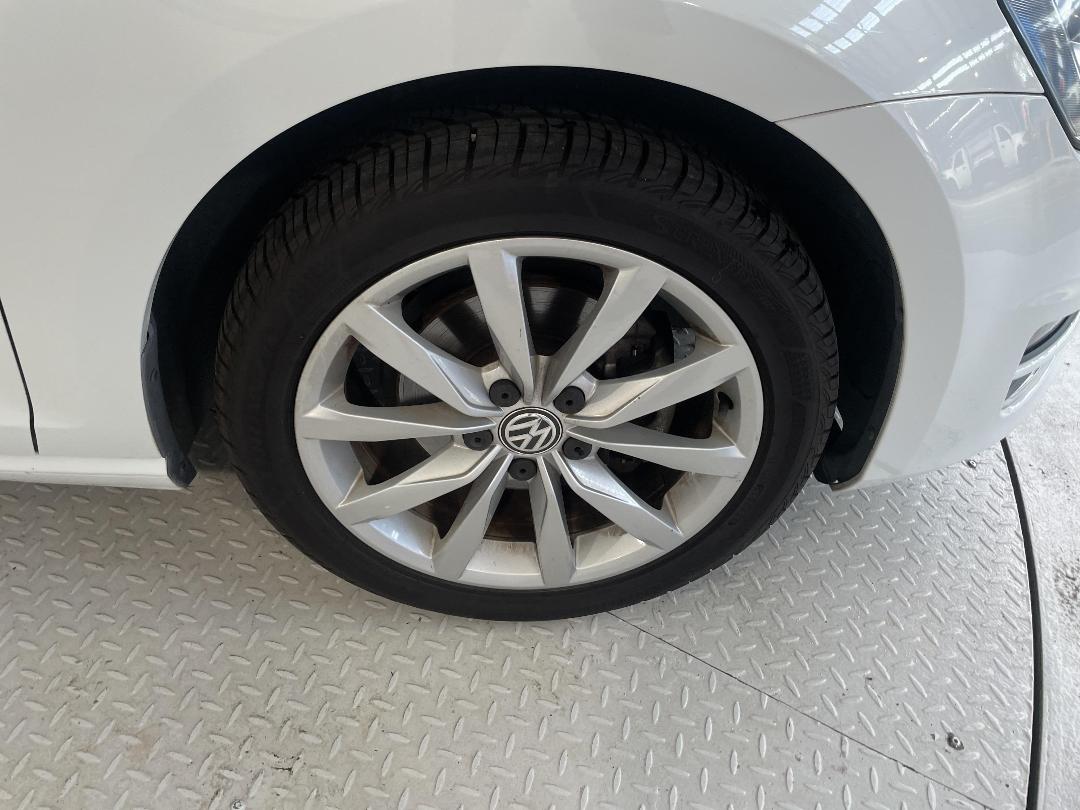 Photo '9' of Volkswagen Golf Photo '9' of Volkswagen Golf