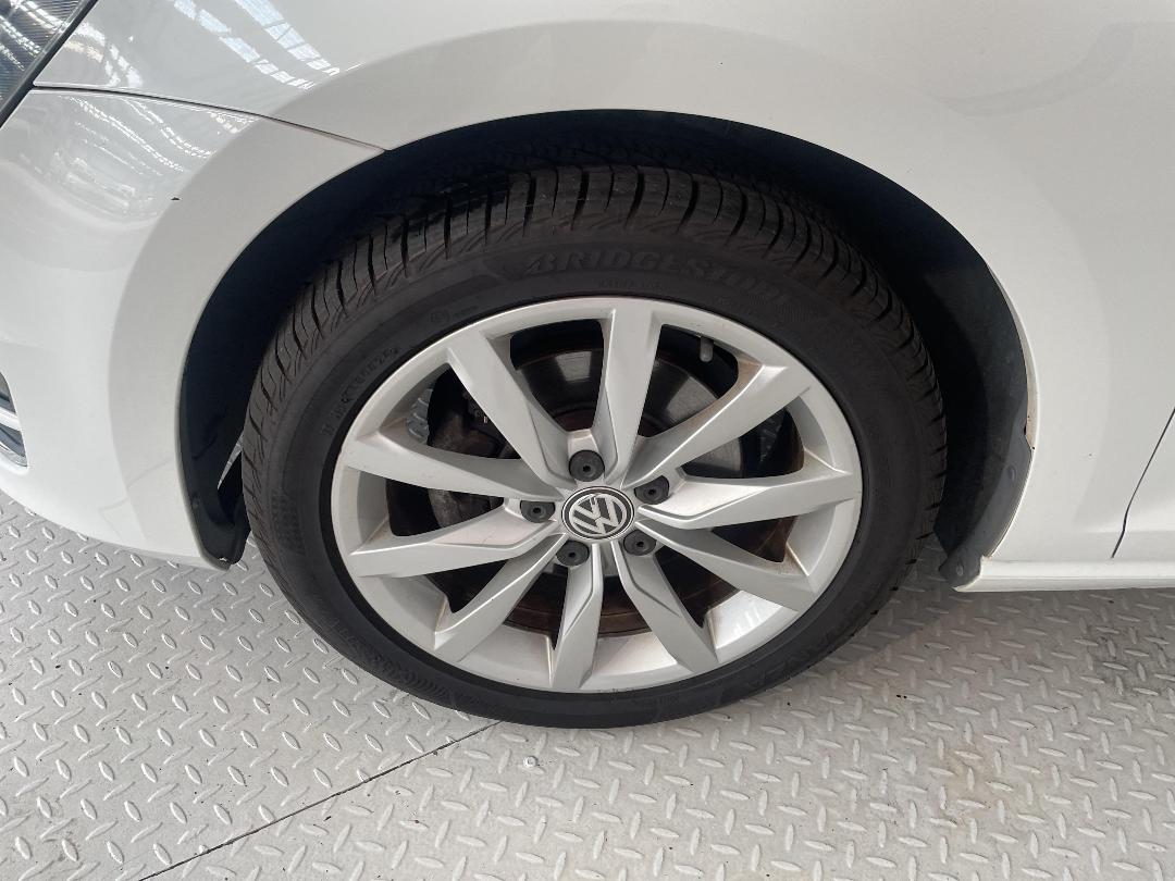 Photo '10' of Volkswagen Golf Photo '10' of Volkswagen Golf