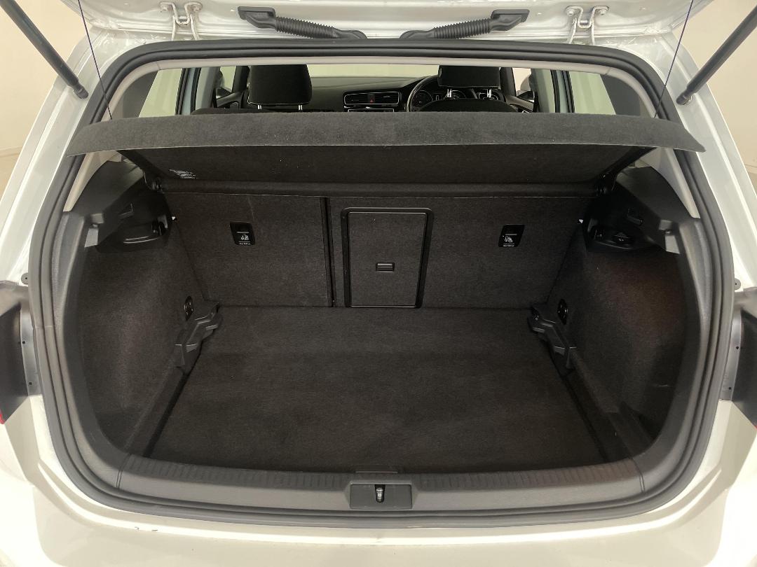 Photo '14' of Volkswagen Golf Photo '14' of Volkswagen Golf