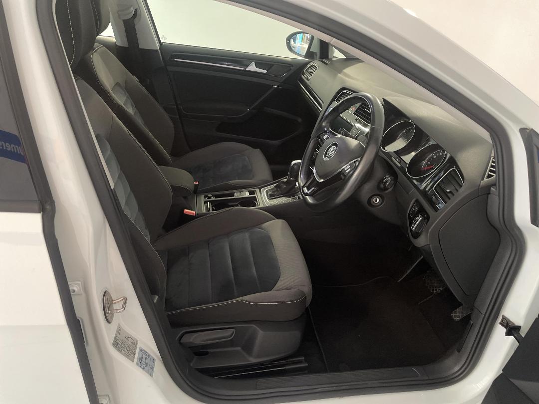 Photo '16' of Volkswagen Golf Photo '16' of Volkswagen Golf