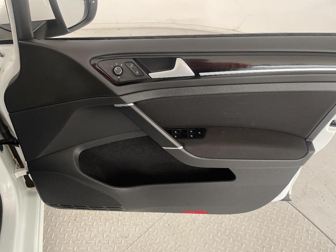 Photo '15' of Volkswagen Golf Photo '15' of Volkswagen Golf