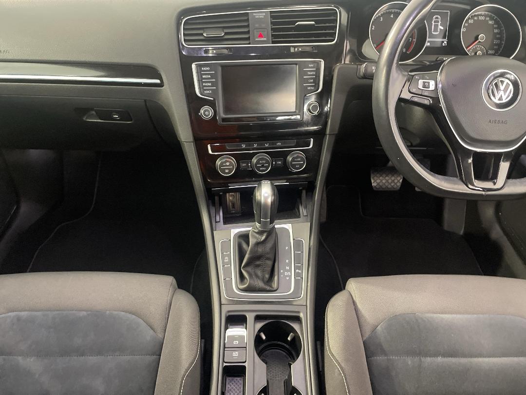 Photo '18' of Volkswagen Golf Photo '18' of Volkswagen Golf