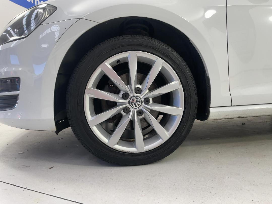 Photo '10' of Volkswagen Golf