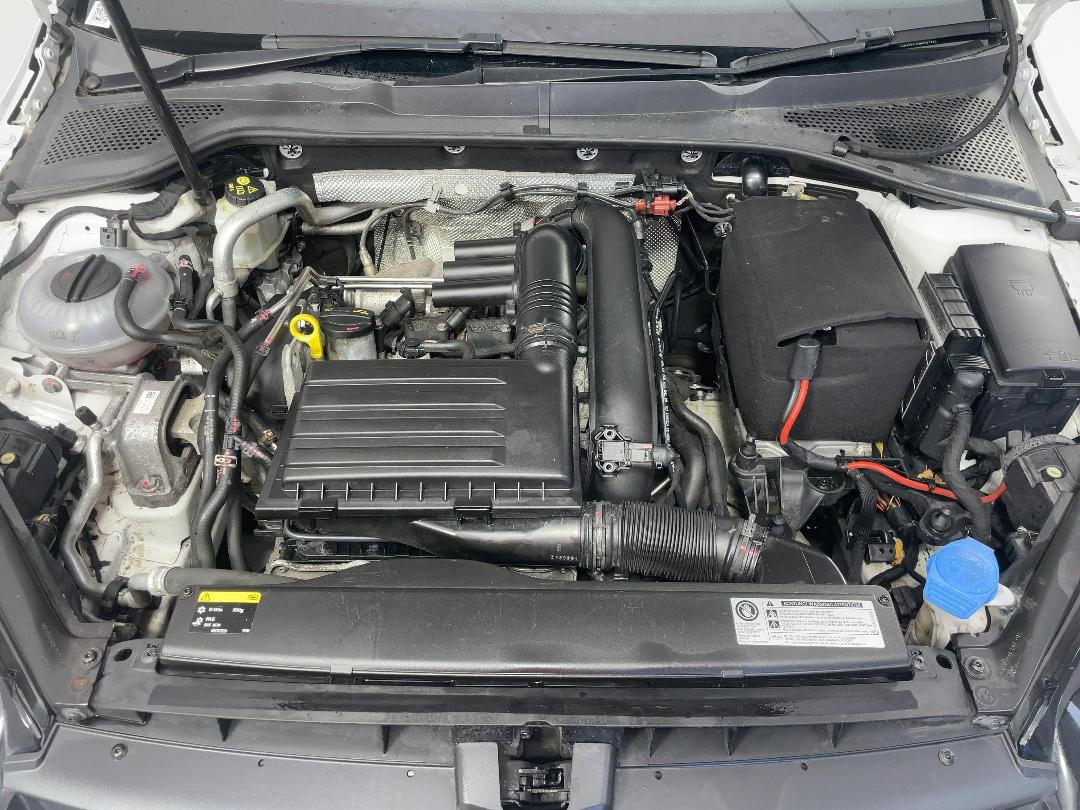 Photo '13' of Volkswagen Golf