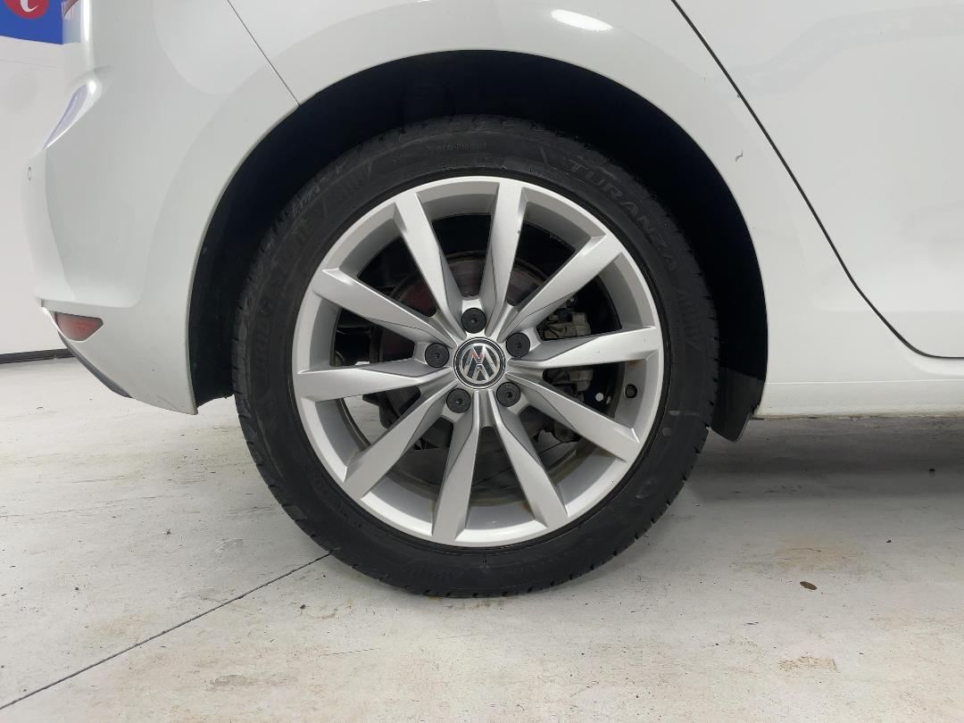 Photo '12' of Volkswagen Golf