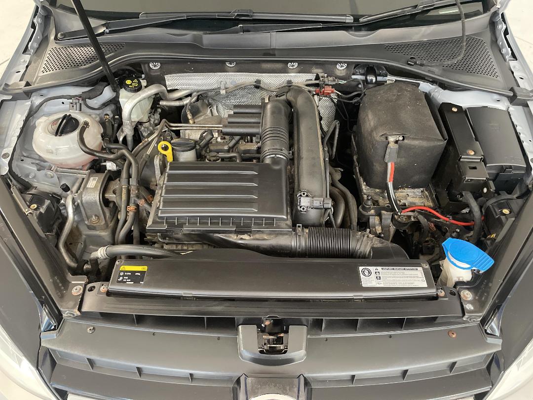 Photo '13' of Volkswagen Golf