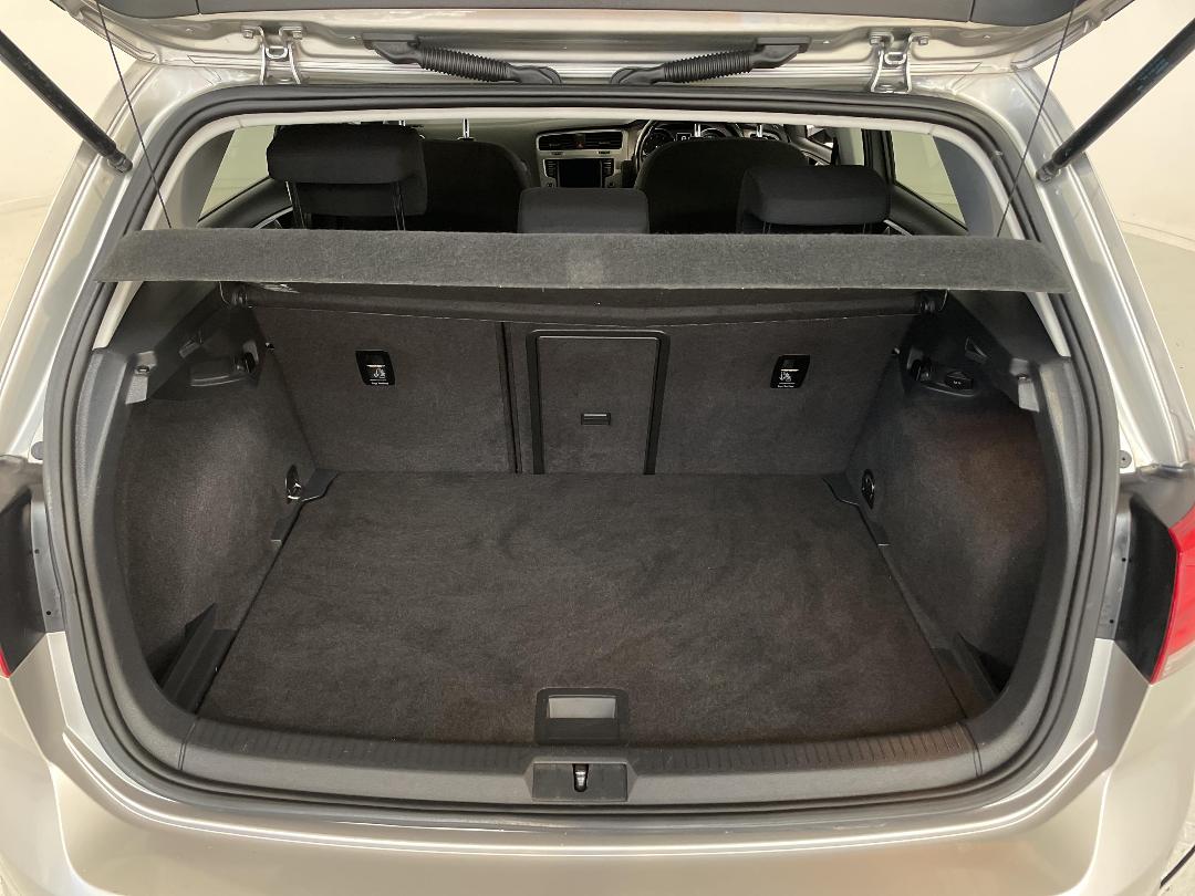 Photo '14' of Volkswagen Golf