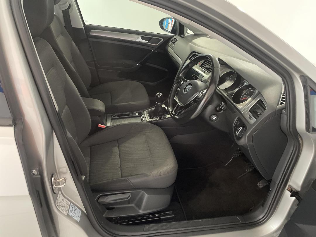 Photo '16' of Volkswagen Golf