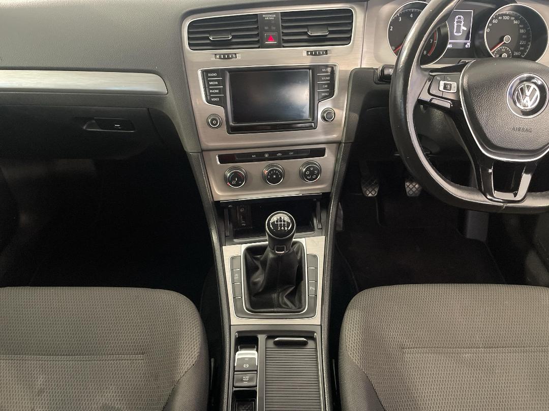 Photo '18' of Volkswagen Golf