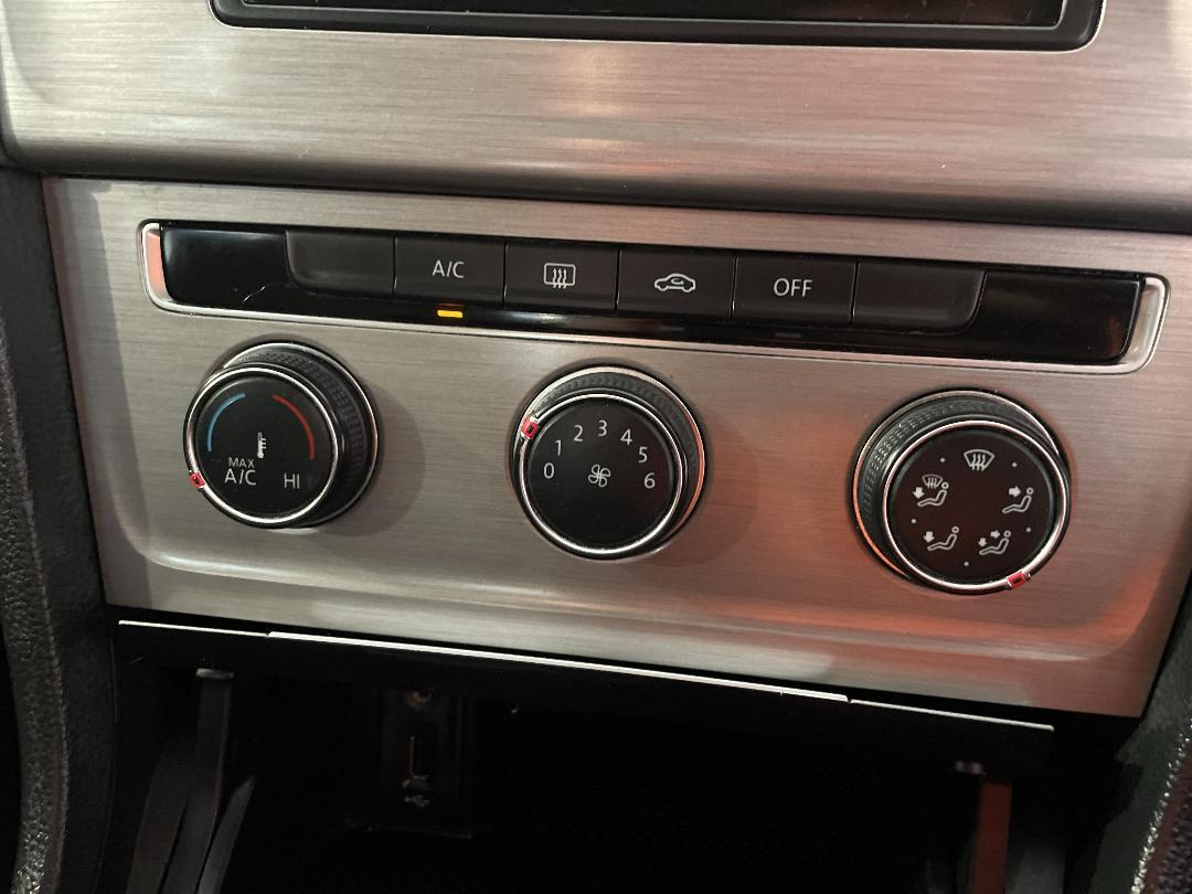 Photo '30' of Volkswagen Golf