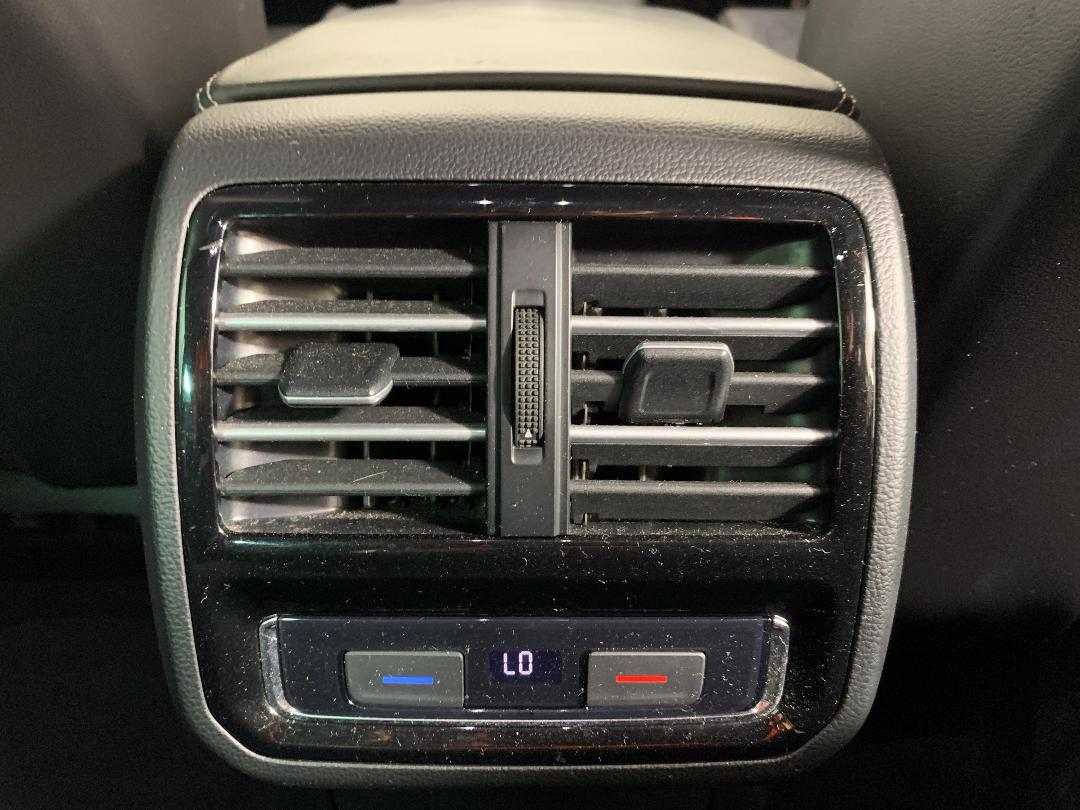 Photo '23' of Volkswagen Passat