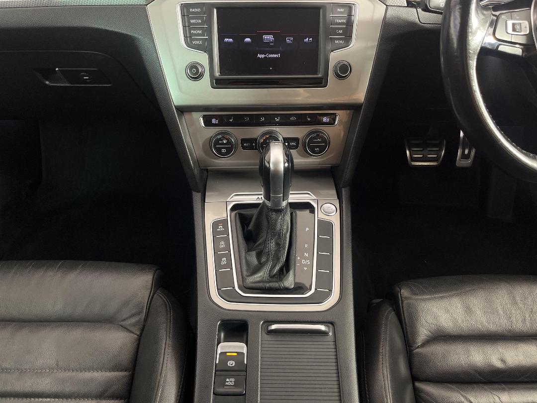 Photo '18' of Volkswagen Passat