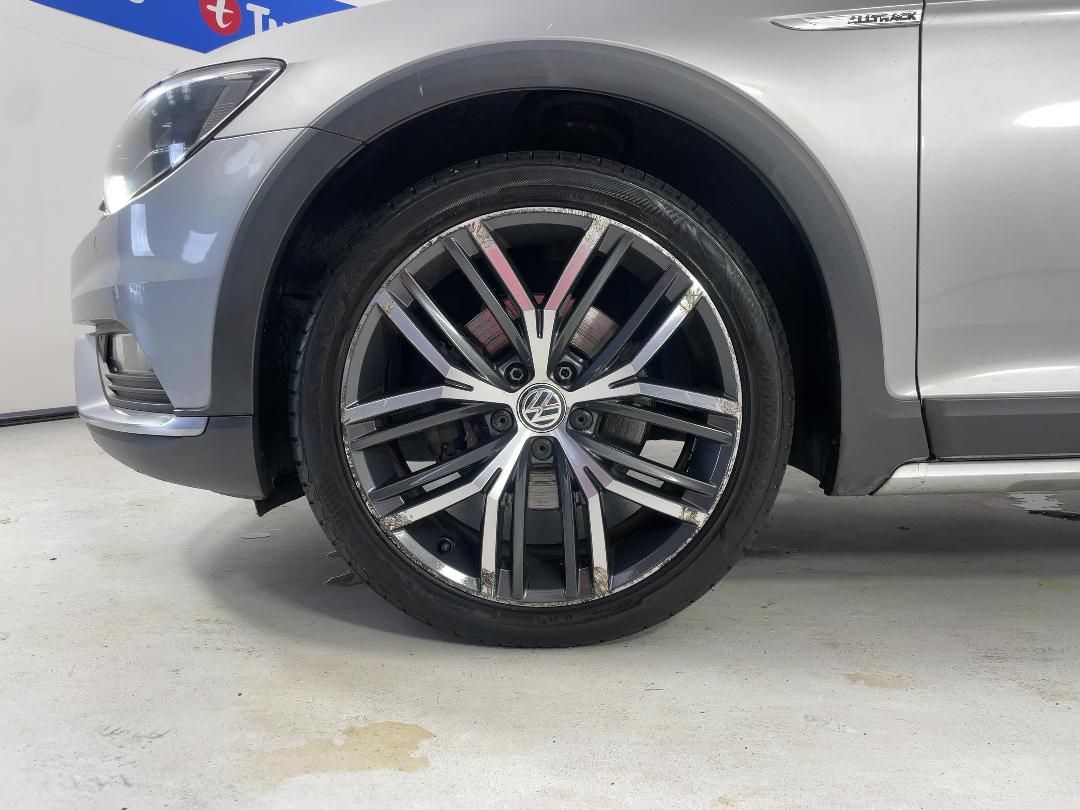 Photo '10' of Volkswagen Passat Photo '10' of Volkswagen Passat