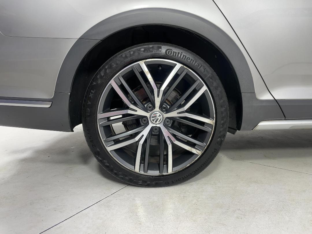 Photo '12' of Volkswagen Passat Photo '12' of Volkswagen Passat