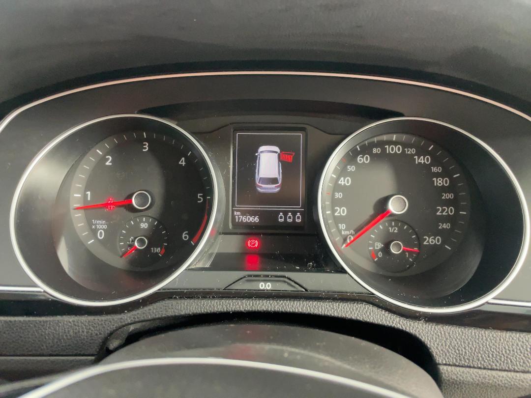 Photo '21' of Volkswagen Passat Photo '21' of Volkswagen Passat