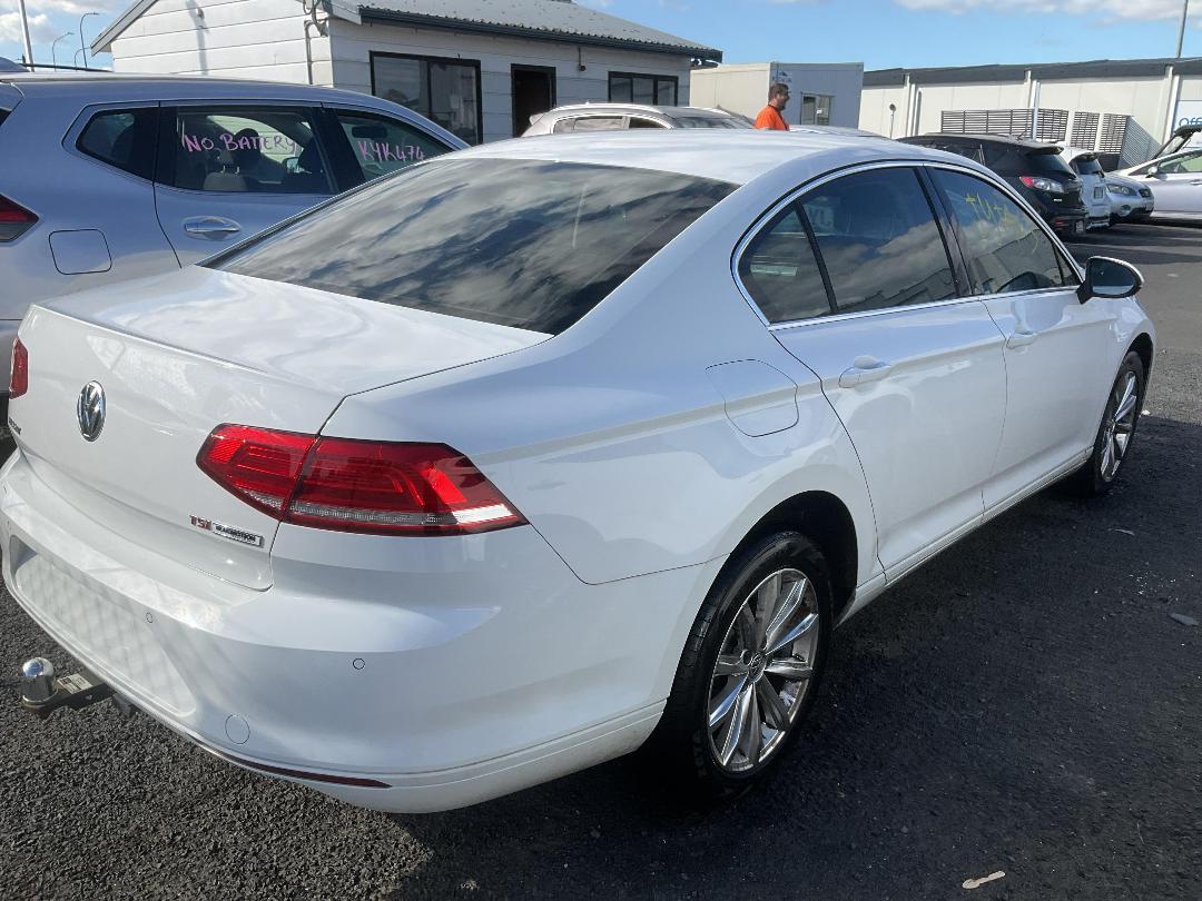 Photo '5' of Volkswagen Passat TSI 132KW CL