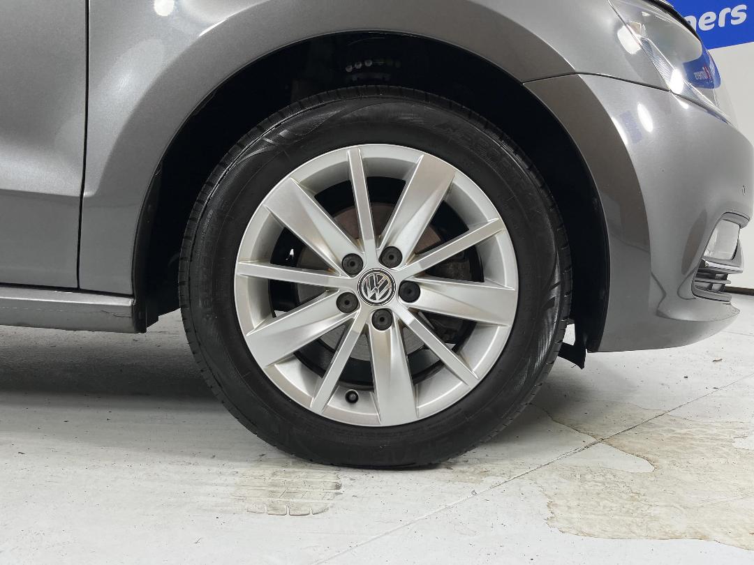 Photo '9' of Volkswagen Polo Photo '9' of Volkswagen Polo