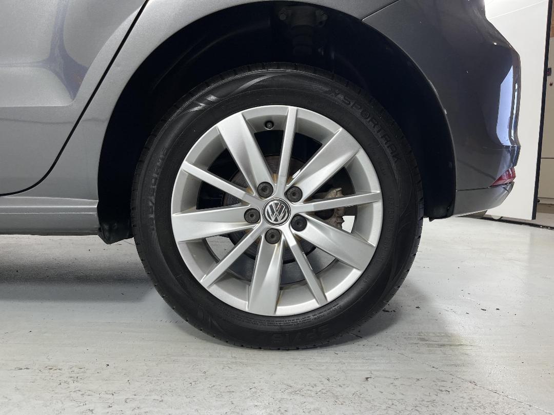 Photo '11' of Volkswagen Polo Photo '11' of Volkswagen Polo