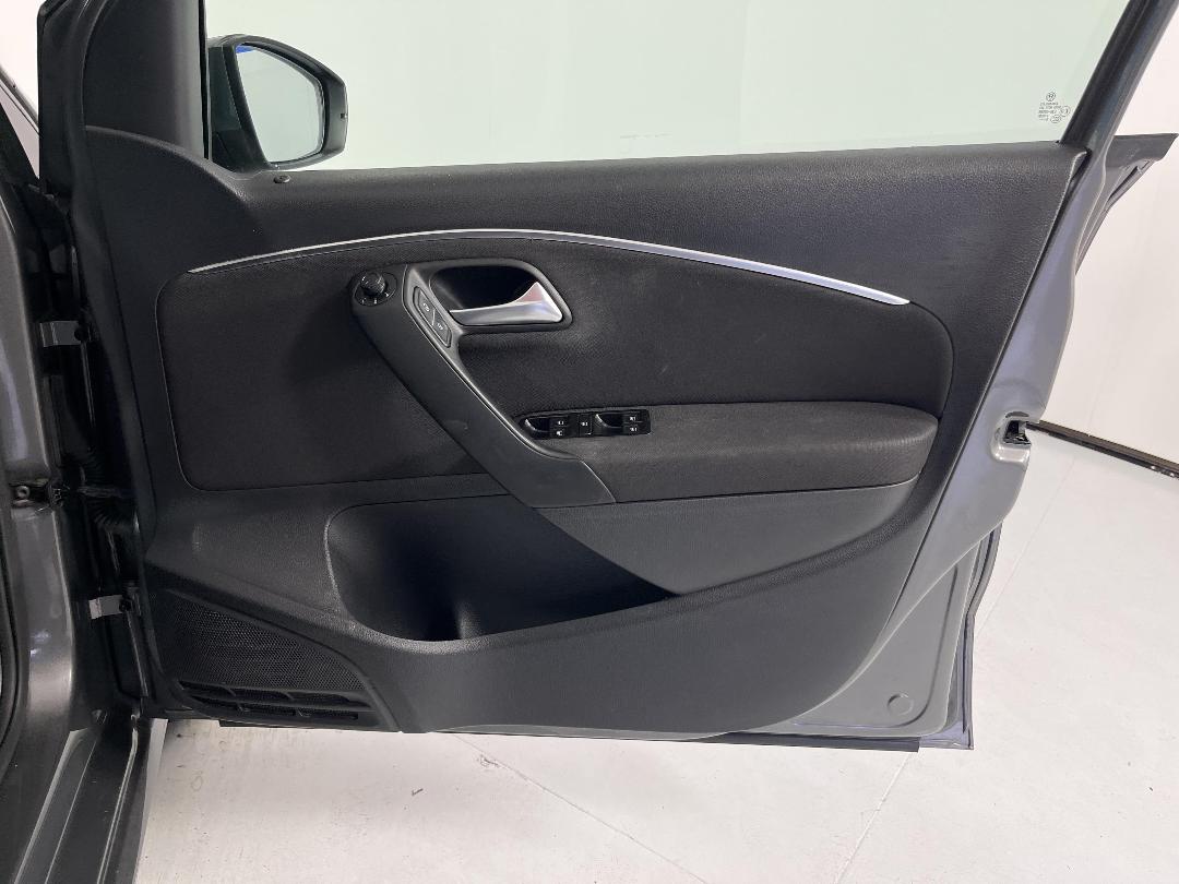 Photo '15' of Volkswagen Polo Photo '15' of Volkswagen Polo