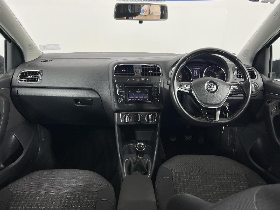 Photo '17' of Volkswagen Polo Photo '17' of Volkswagen Polo