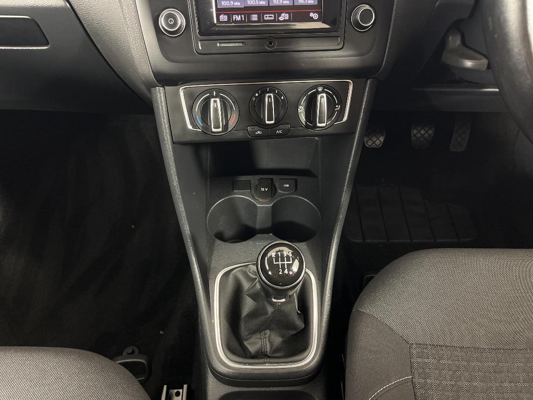 Photo '18' of Volkswagen Polo Photo '18' of Volkswagen Polo