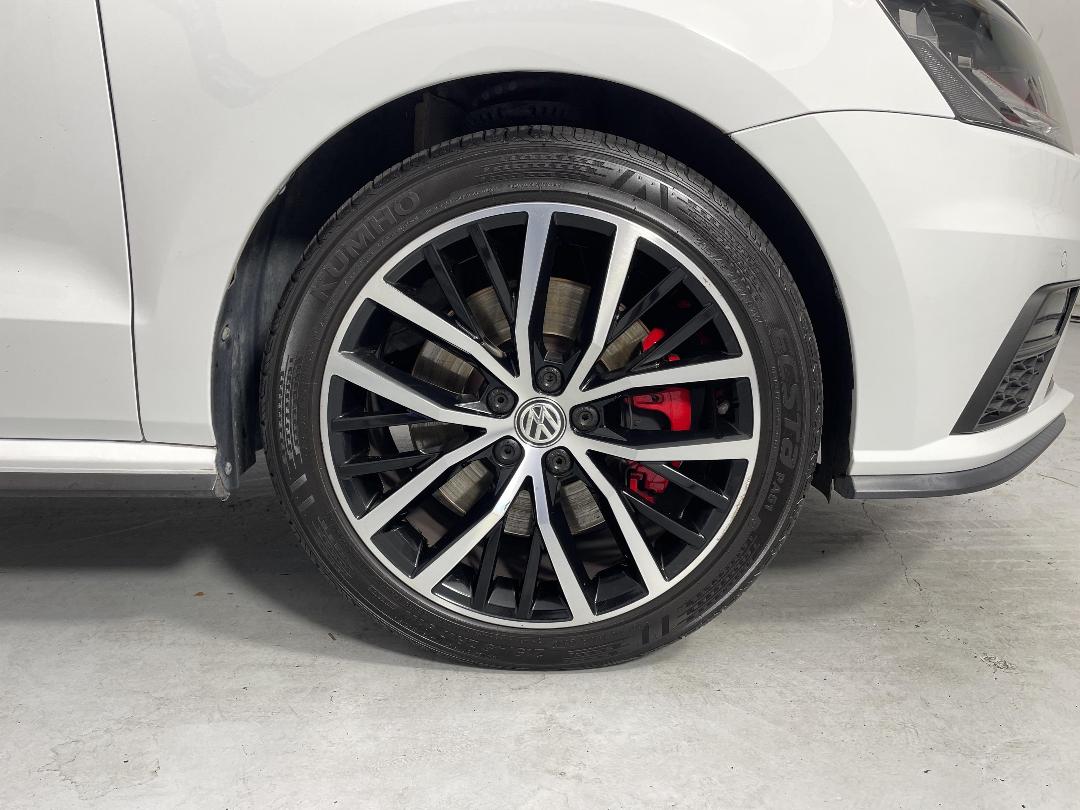 Photo '9' of Volkswagen Polo Photo '9' of Volkswagen Polo