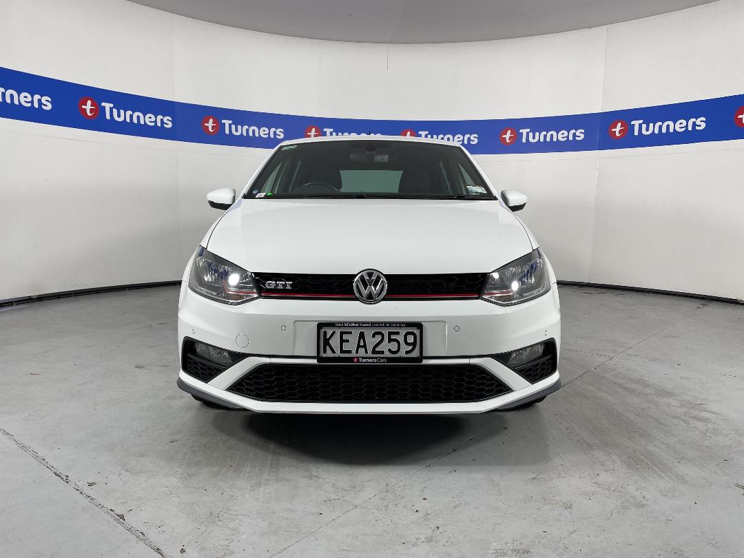 Photo '2' of Volkswagen Polo Photo '2' of Volkswagen Polo