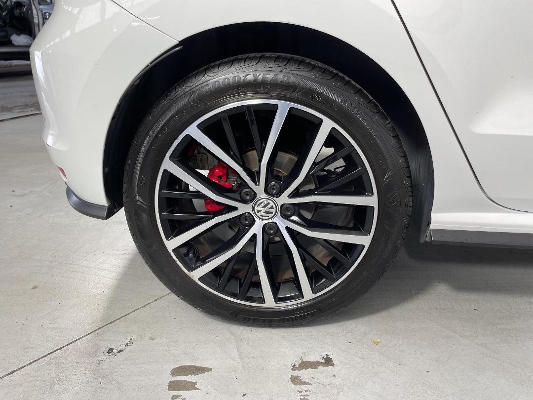 Photo '12' of Volkswagen Polo Photo '12' of Volkswagen Polo